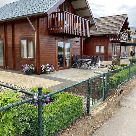 Chalet La Meuse Villa Maaseik Buitenkant foto